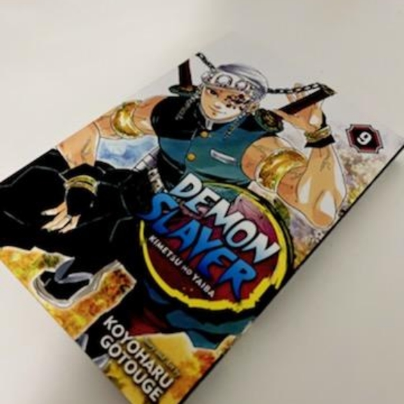 Demon slayer comic book - Picture 1 of 2